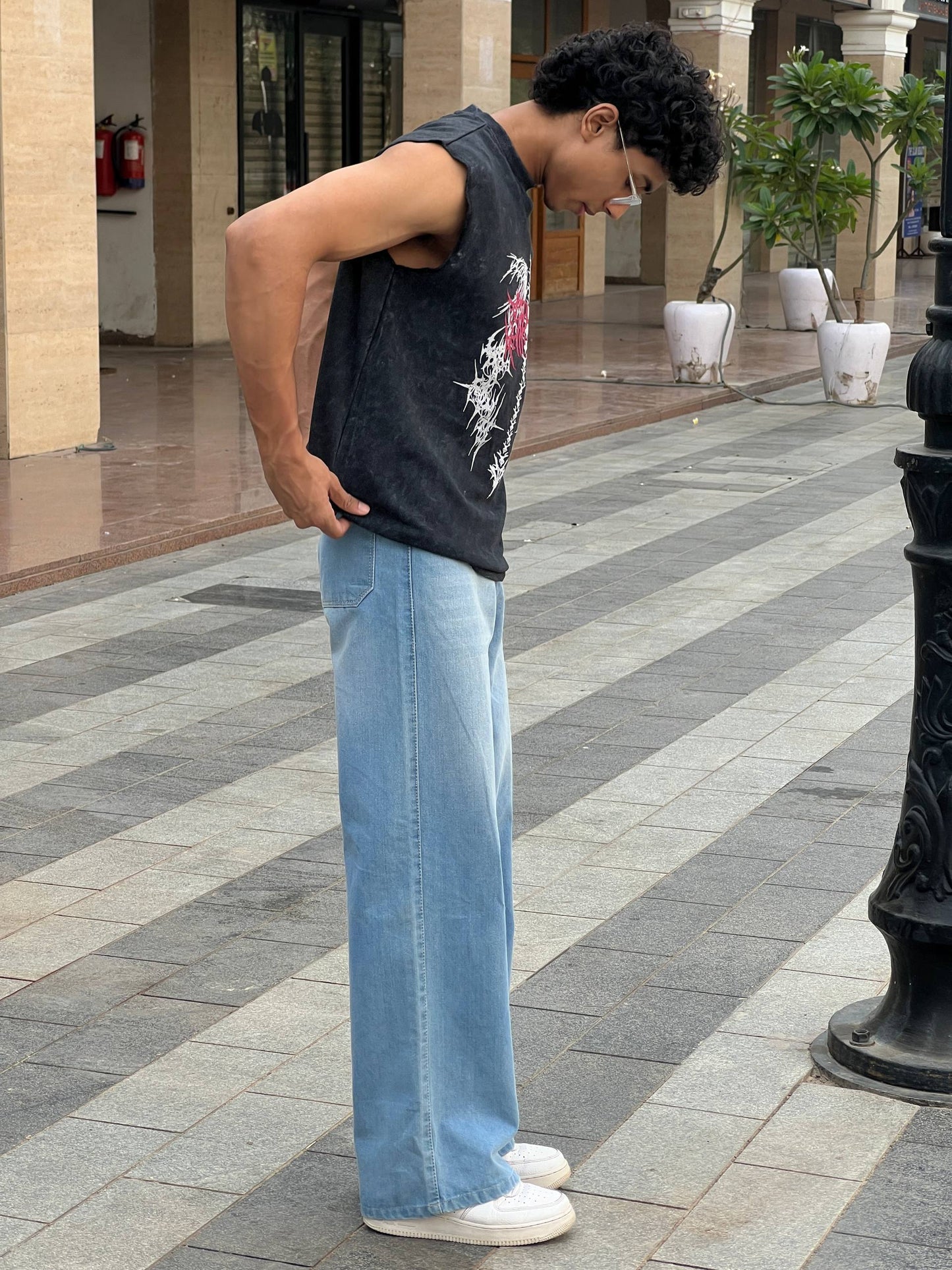 Oversized Wide-Leg Light Wash Denim Jeans